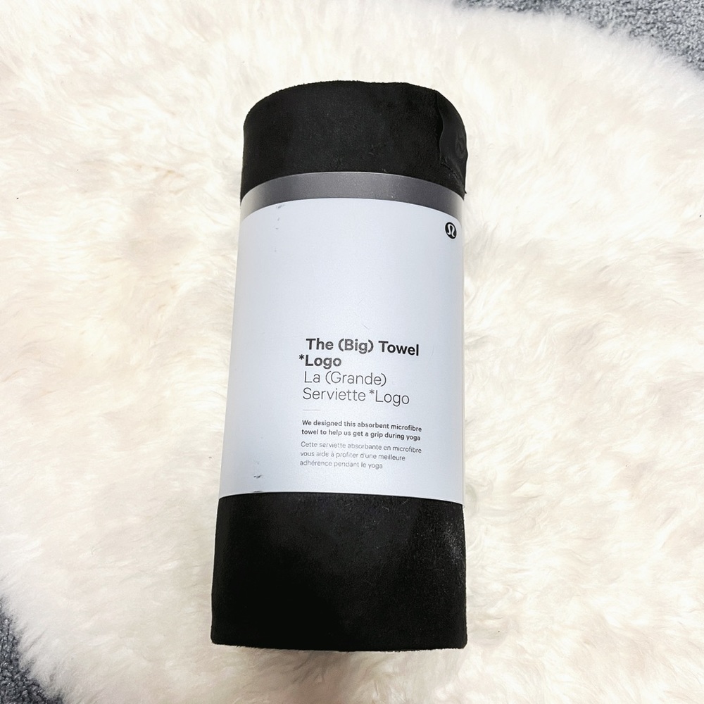 New NWT Lululemon The Big Towel Logo black yoga mat cover 28" x 84"